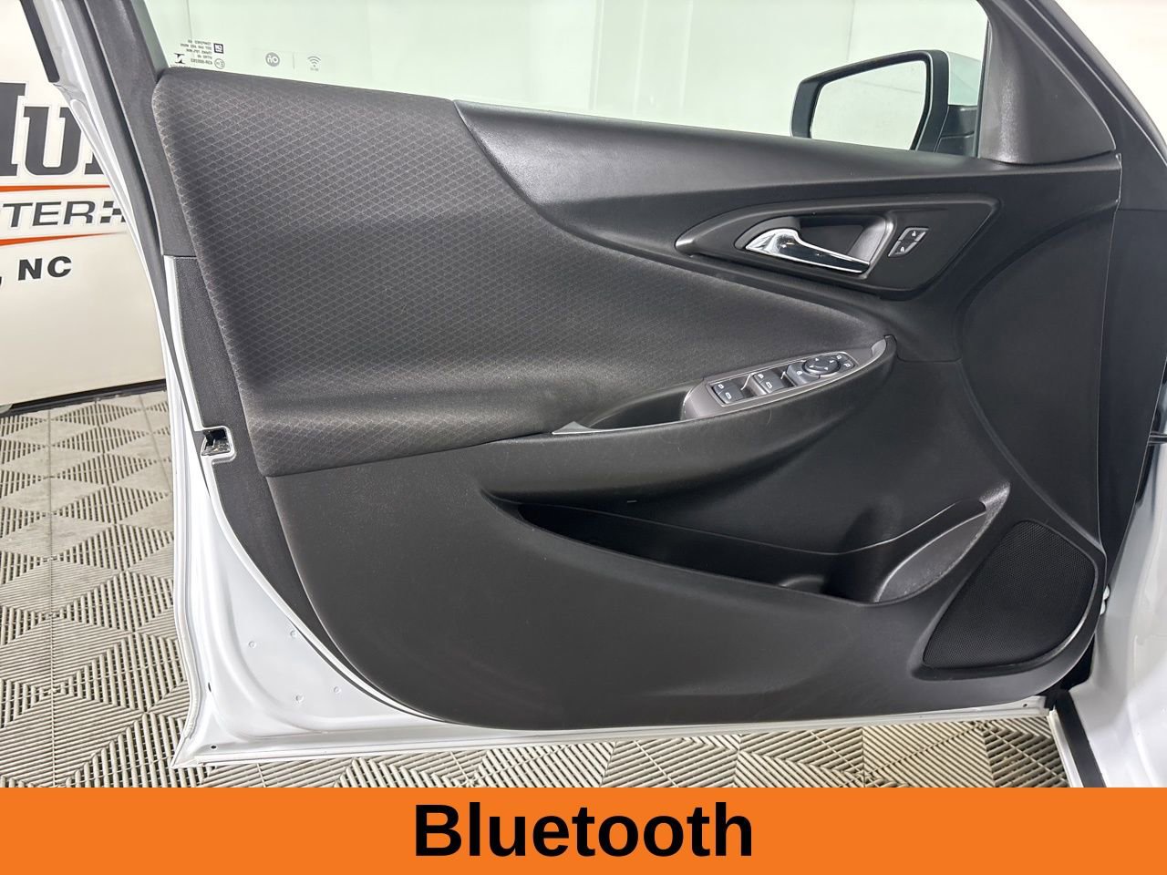 Used 2024 Chevrolet Malibu LT image 9