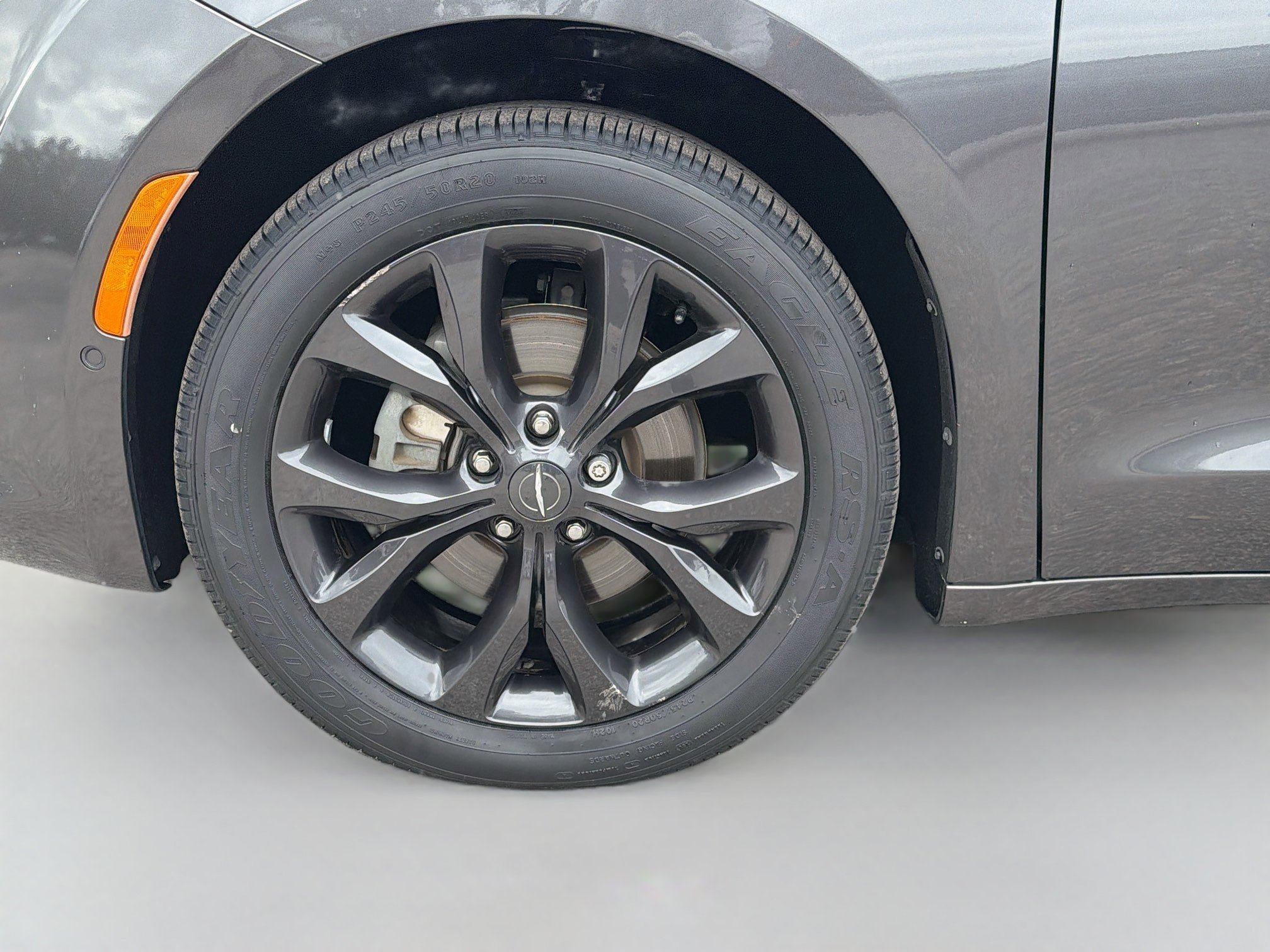 Used 2019 Chrysler Pacifica Limited w/ Advanced Safetytec Group FWD image 44