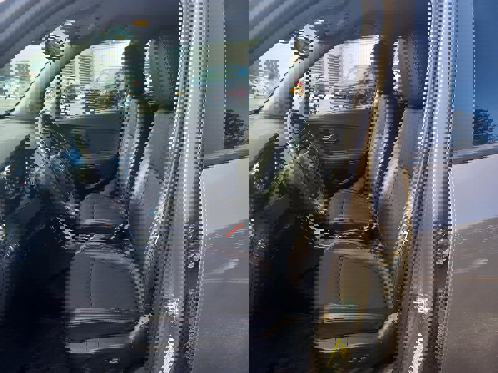 Used 2022 Chevrolet Trax LT w/ LT Convenience Package image 7