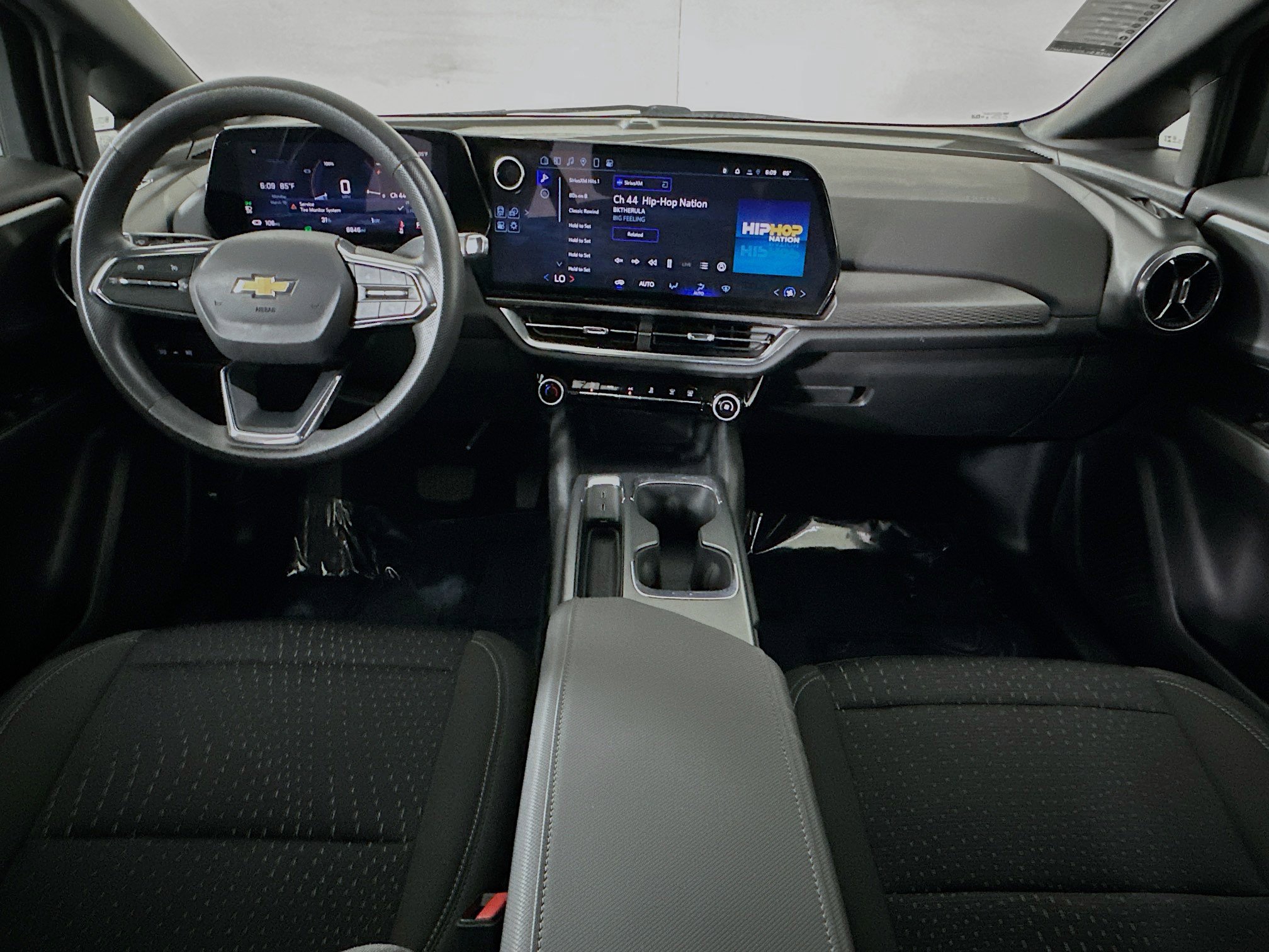 Used 2025 Chevrolet Equinox EV LT image 26