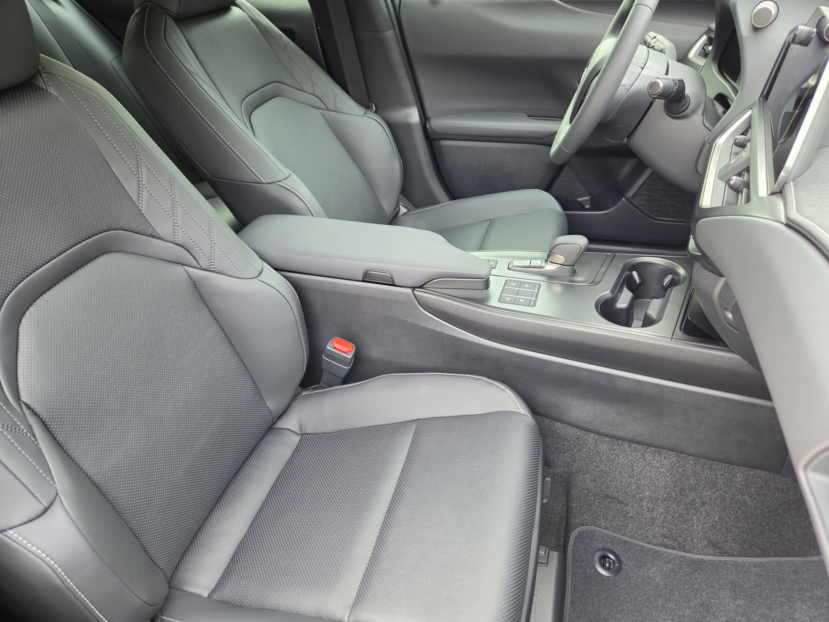 New 2026 Lexus UX 300h FWD w/ Accessory Package (Z1) image 6