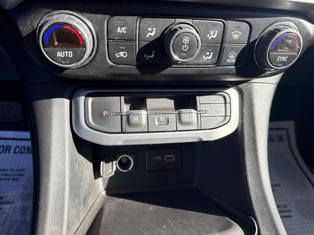 Used 2023 GMC Acadia SLE w/ Driver Convenience Package image 38