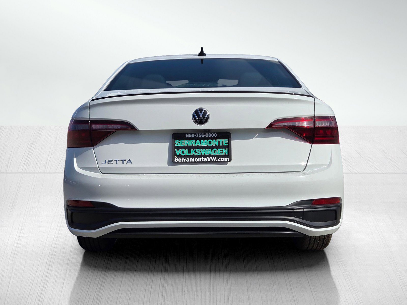 Used 2024 Volkswagen Jetta Sport image 5