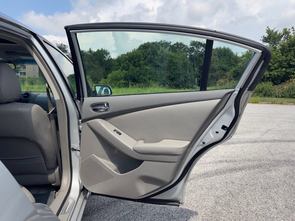 Used 2011 Nissan Altima 2.5 S w/ Convenience Pkg FWD image 30