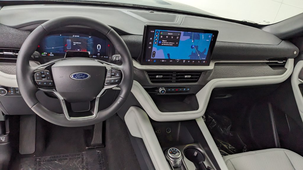 New 2027 Ford Explorer Platinum w/ LUX Leather Package AWD/4WD image 3