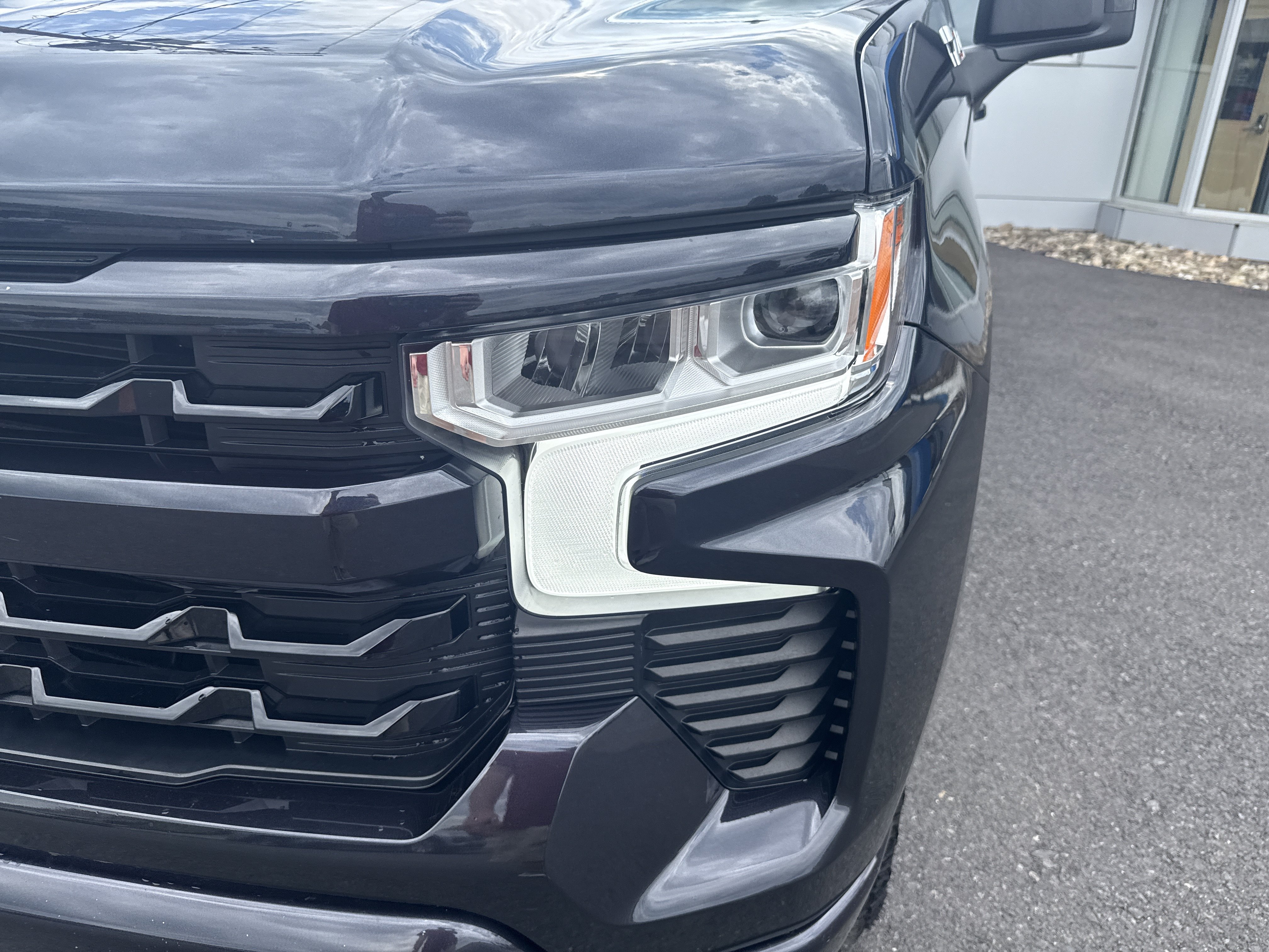 Used 2022 Chevrolet Silverado 1500 RST w/ Z71 Off-Road Package AWD/4WD image 9