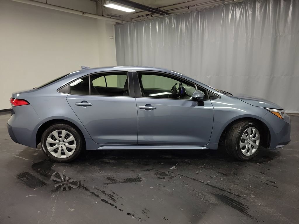 Used 2025 Toyota Corolla LE image 9