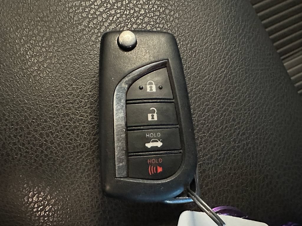 Used 2021 Toyota Camry SE AWD/4WD image 17