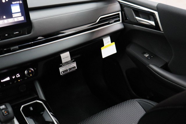 New 2026 Mitsubishi Outlander ES AWD/4WD image 22