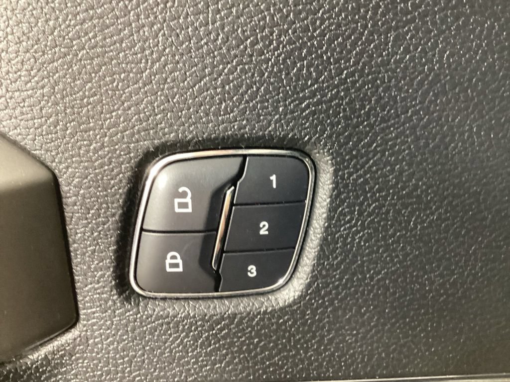 Certified 2018 Ford F150 Lariat w/ Equipment Group 502A Luxury AWD/4WD image 16