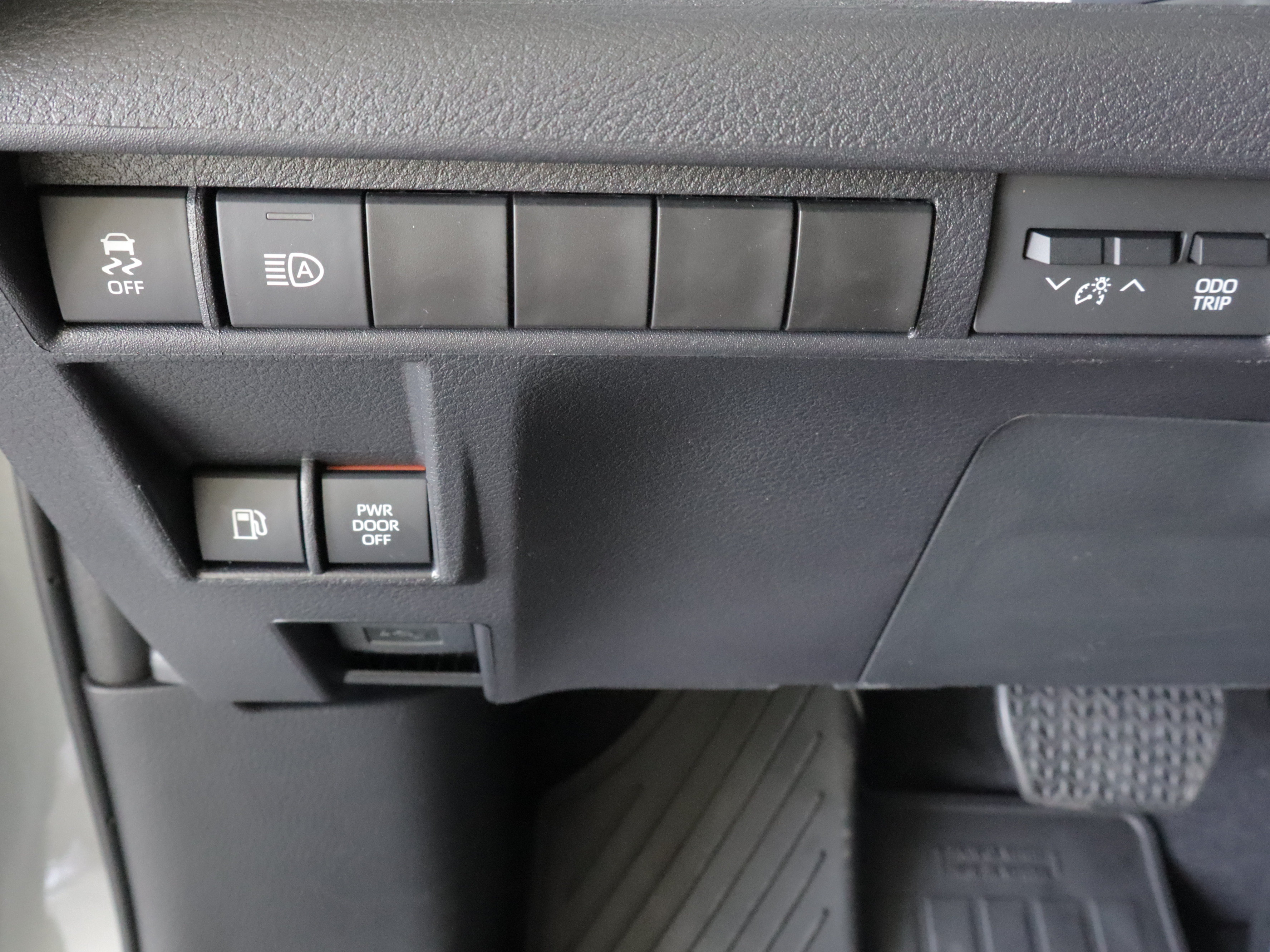 New 2026 Toyota Sienna XLE FWD image 16