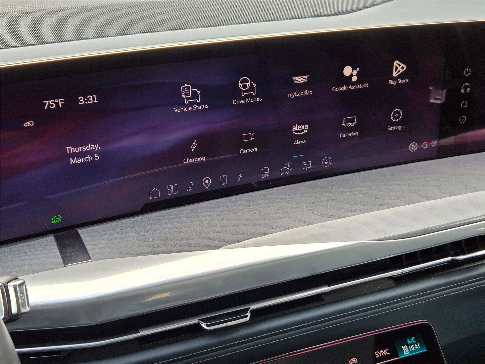 Certified 2025 Cadillac Escalade IQ Luxury 2 w/ LPO, Premium Carpet Package AWD/4WD image 18