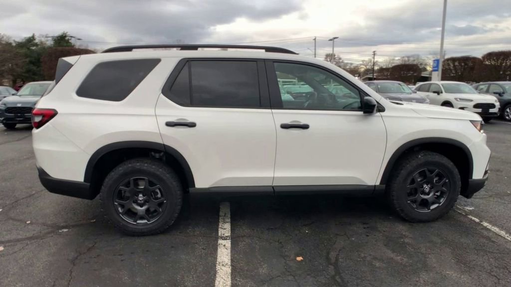 New 2025 Honda Pilot TrailSport image 10