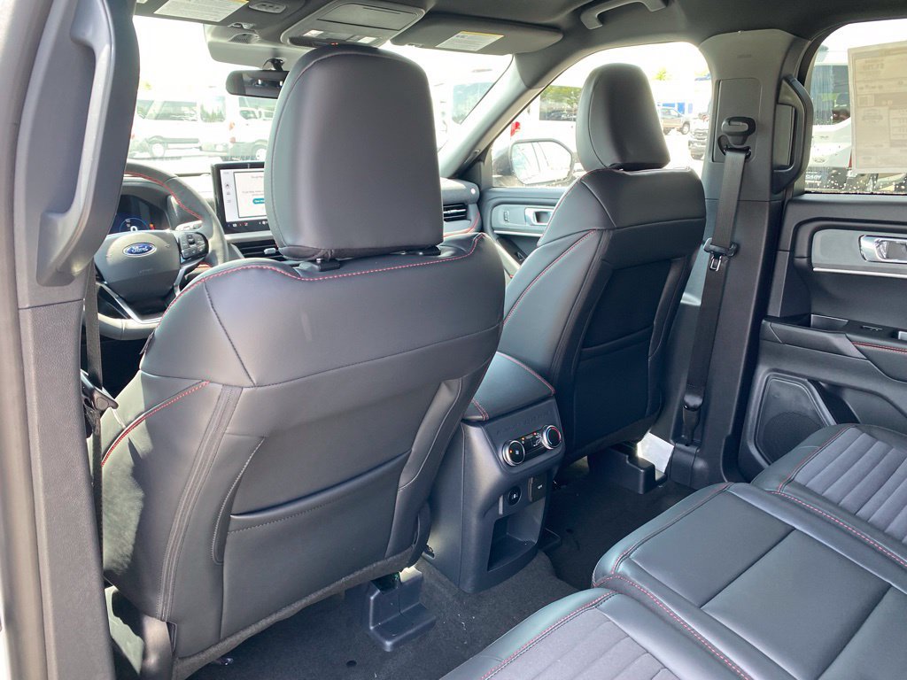New 2026 Ford Explorer ST-Line RWD image 30