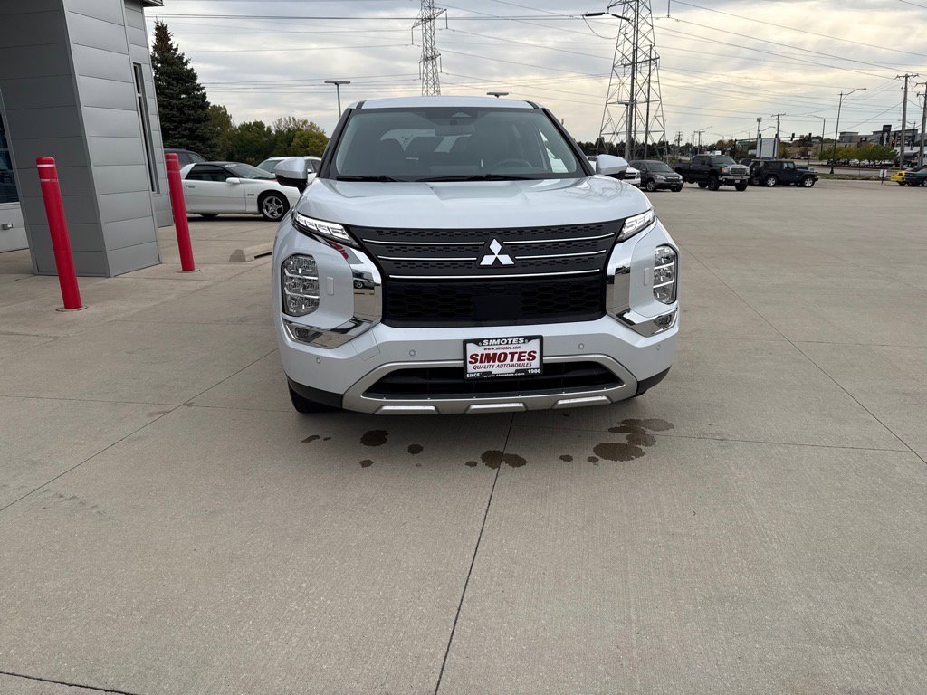 Used 2024 Mitsubishi Outlander SE image 7