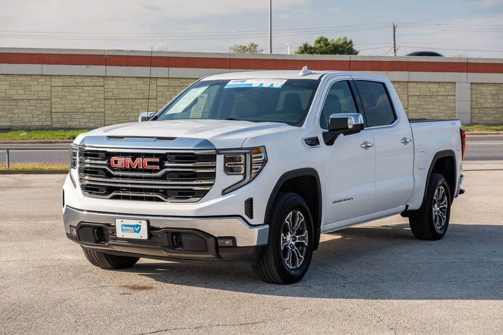 Used 2024 GMC Sierra 1500 SLT image 3