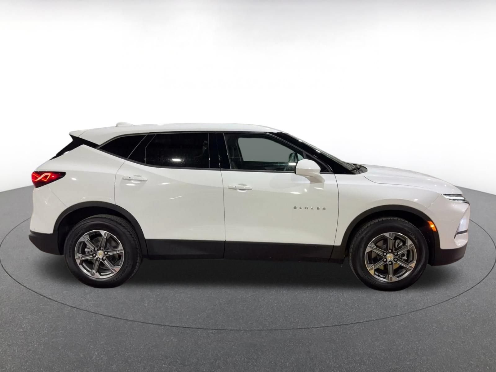 Used 2026 Chevrolet Blazer LT AWD/4WD image 15