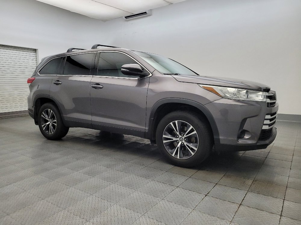 Used 2019 Toyota Highlander LE image 11