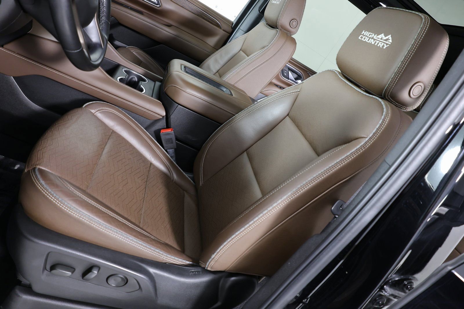 Used 2024 Chevrolet Tahoe High Country image 10