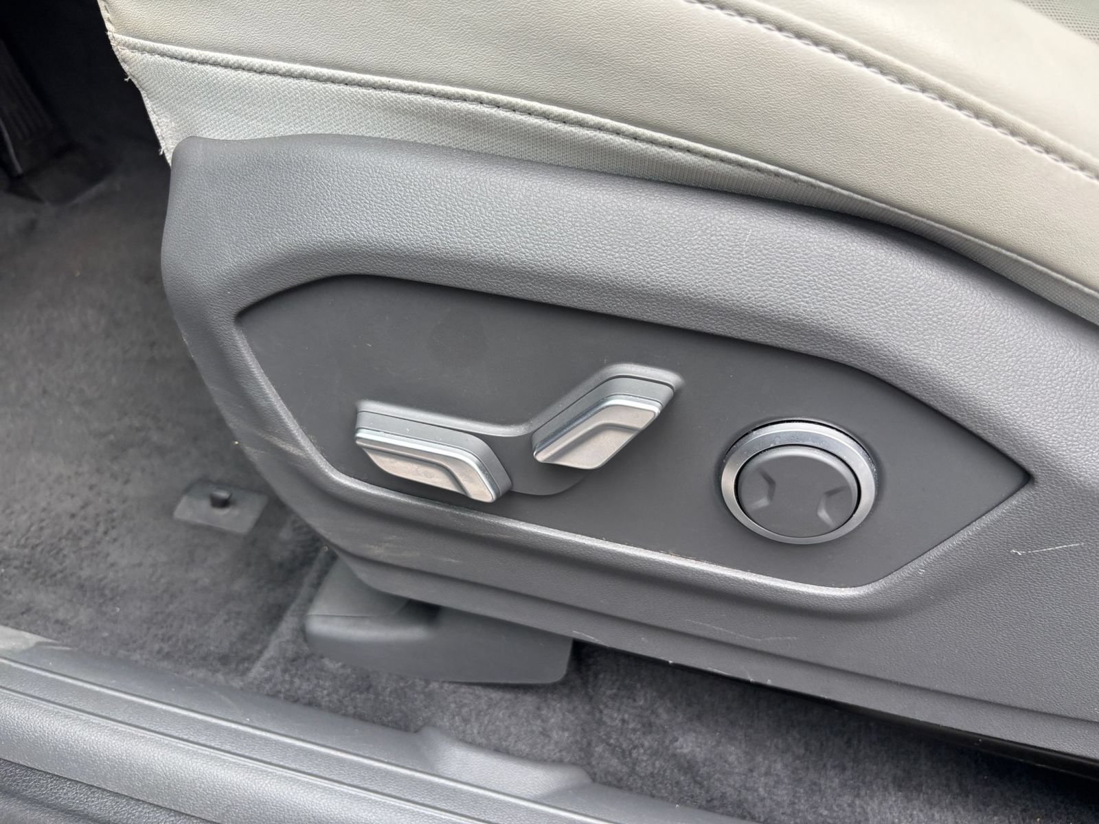 Used 2026 Hyundai Santa Fe SEL FWD image 22