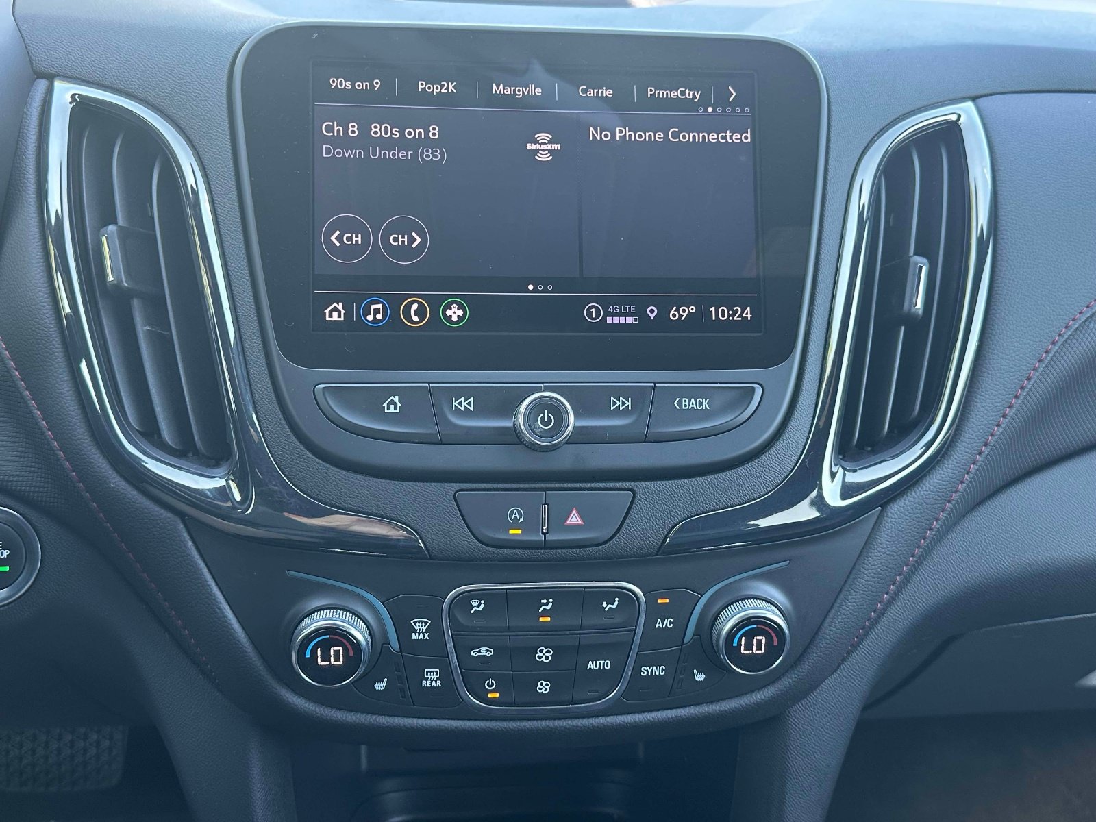Used 2023 Chevrolet Equinox RS w/ RS Leather Package FWD image 9