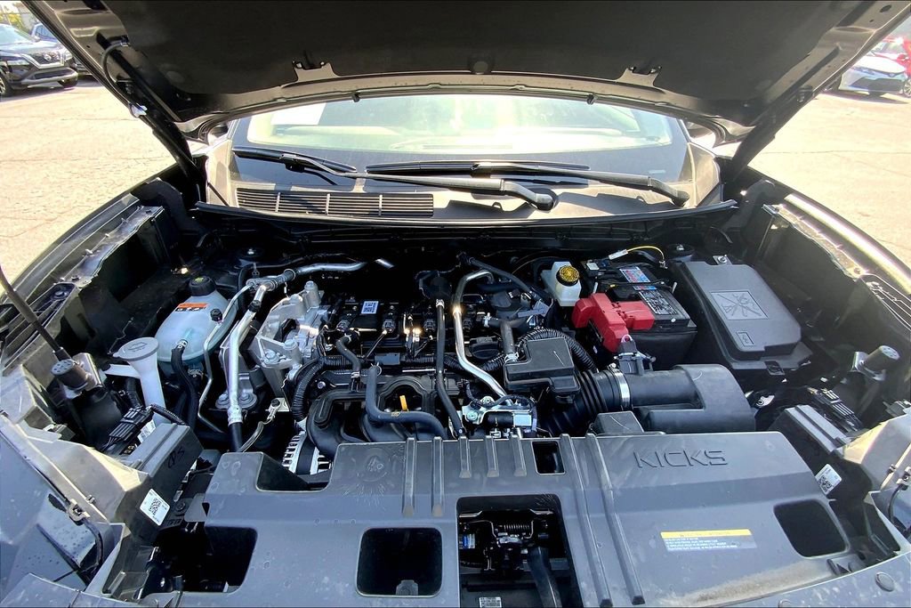 New 2025 Nissan Kicks SR image 5