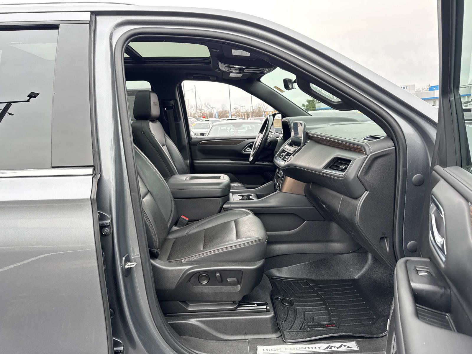 Used 2021 Chevrolet Tahoe High Country image 11