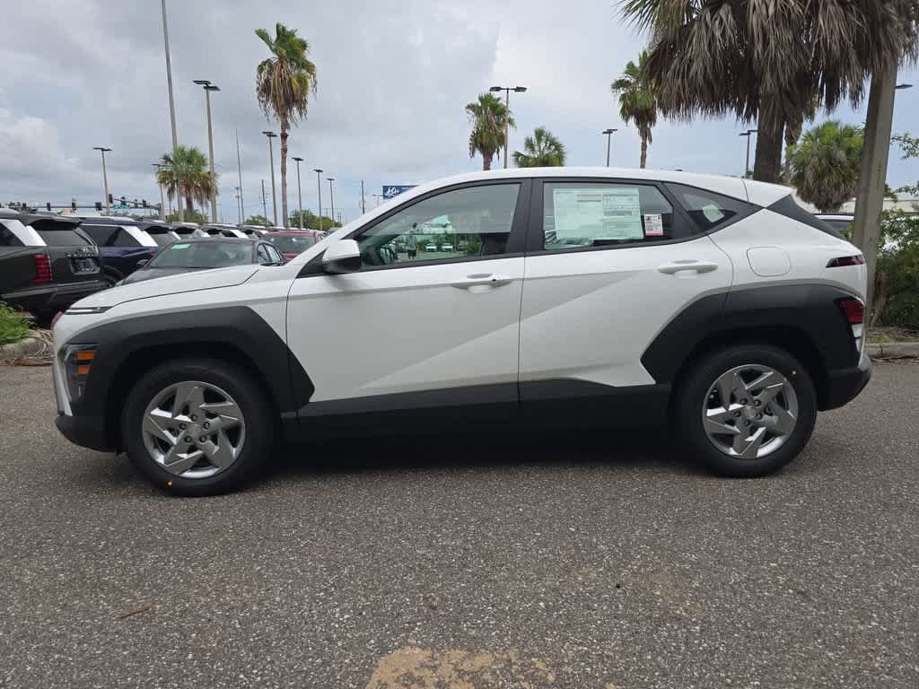 New 2027 Hyundai Kona SE FWD image 2