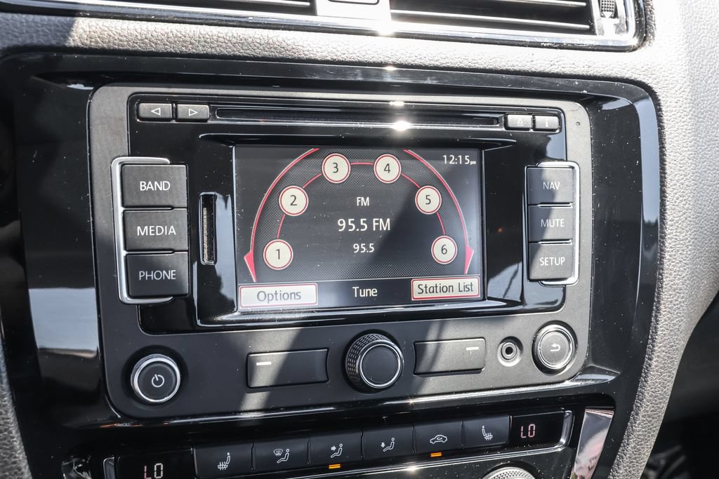 Used 2015 Volkswagen Jetta TDI SEL FWD image 25