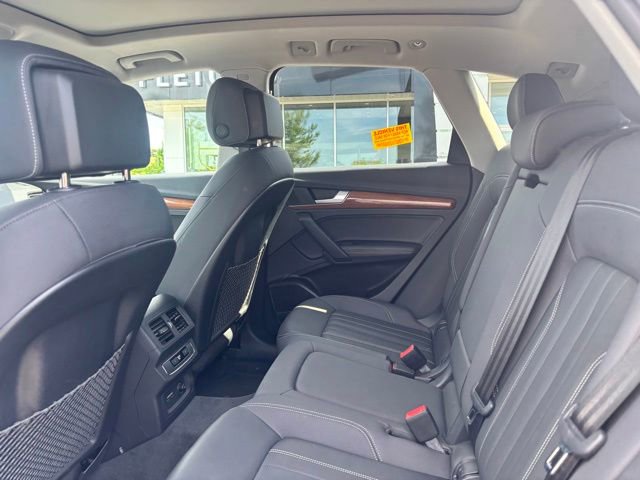 Used 2021 Audi Q5 2.0T Premium Plus w/ Premium Plus Package AWD/4WD image 9