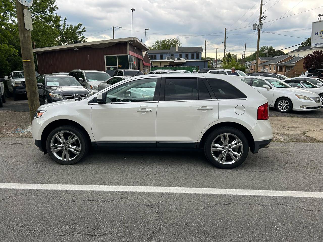 Used 2011 Ford Edge Limited w/ 302A Rapid Spec Order Code FWD image 10