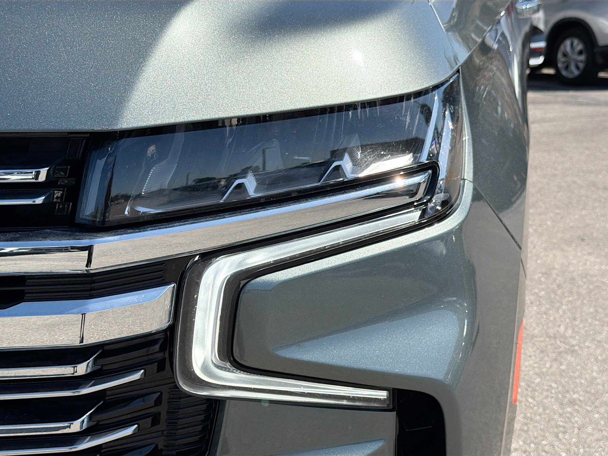 Used 2023 Chevrolet Suburban Premier image 9