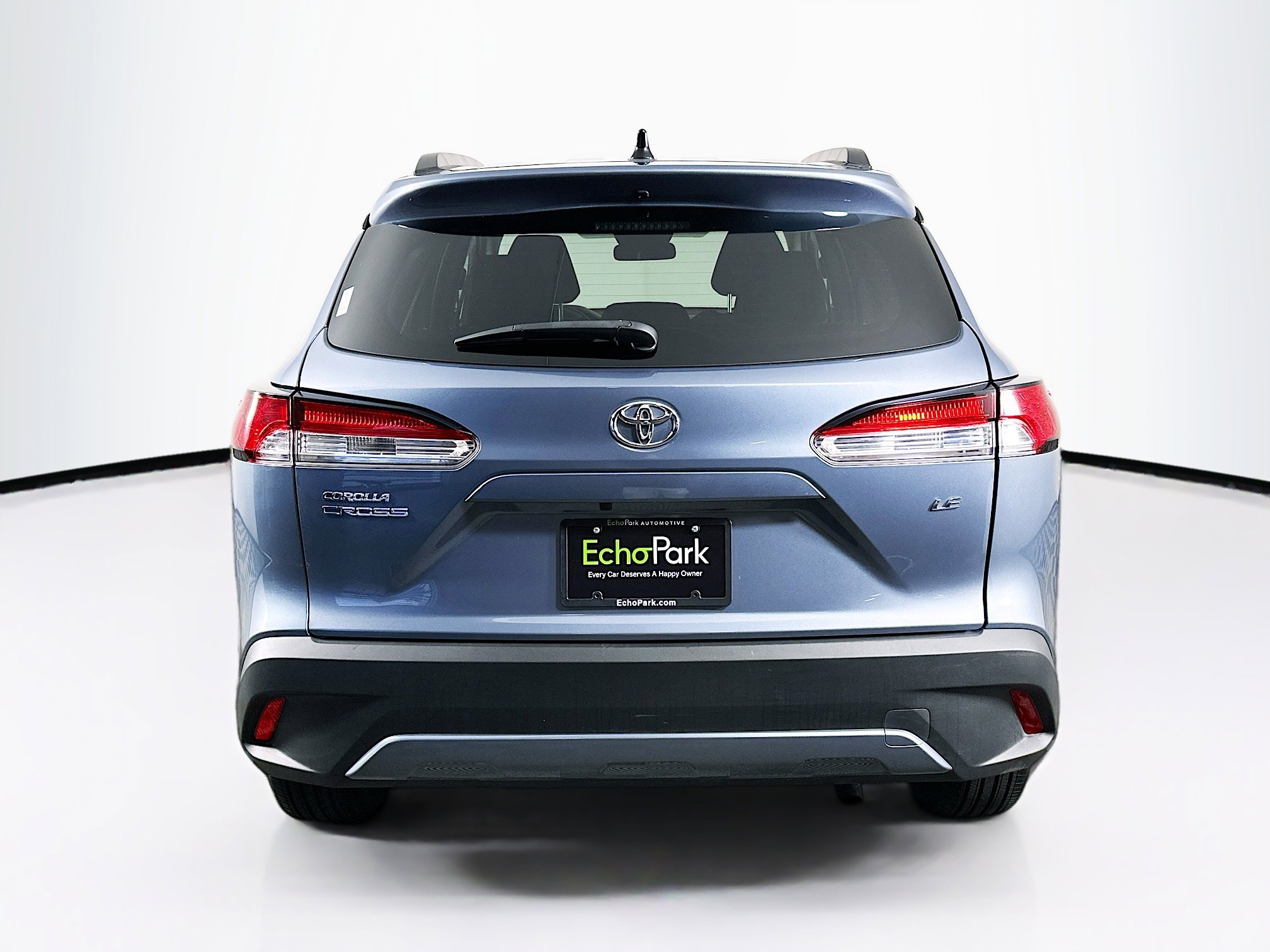 Used 2025 Toyota Corolla Cross LE image 7