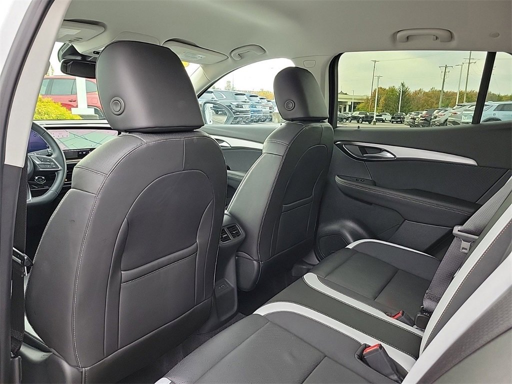 Used 2025 Buick Envision Sport Touring image 12