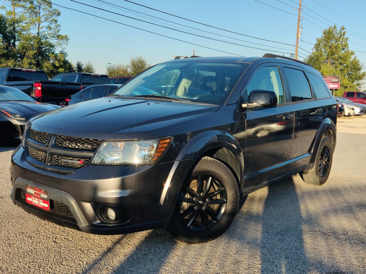 Used 2019 Dodge Journey SE w/ Connectivity Group image 2