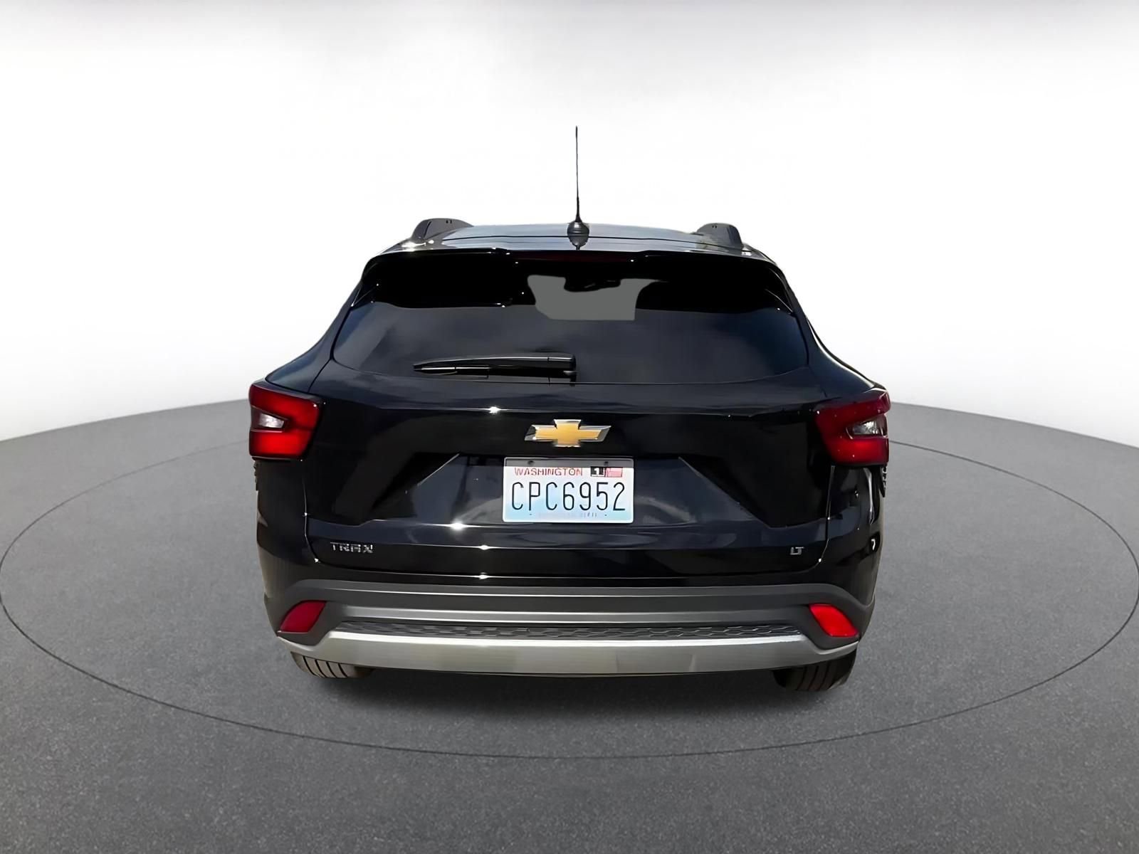 Used 2025 Chevrolet Trax LT image 12