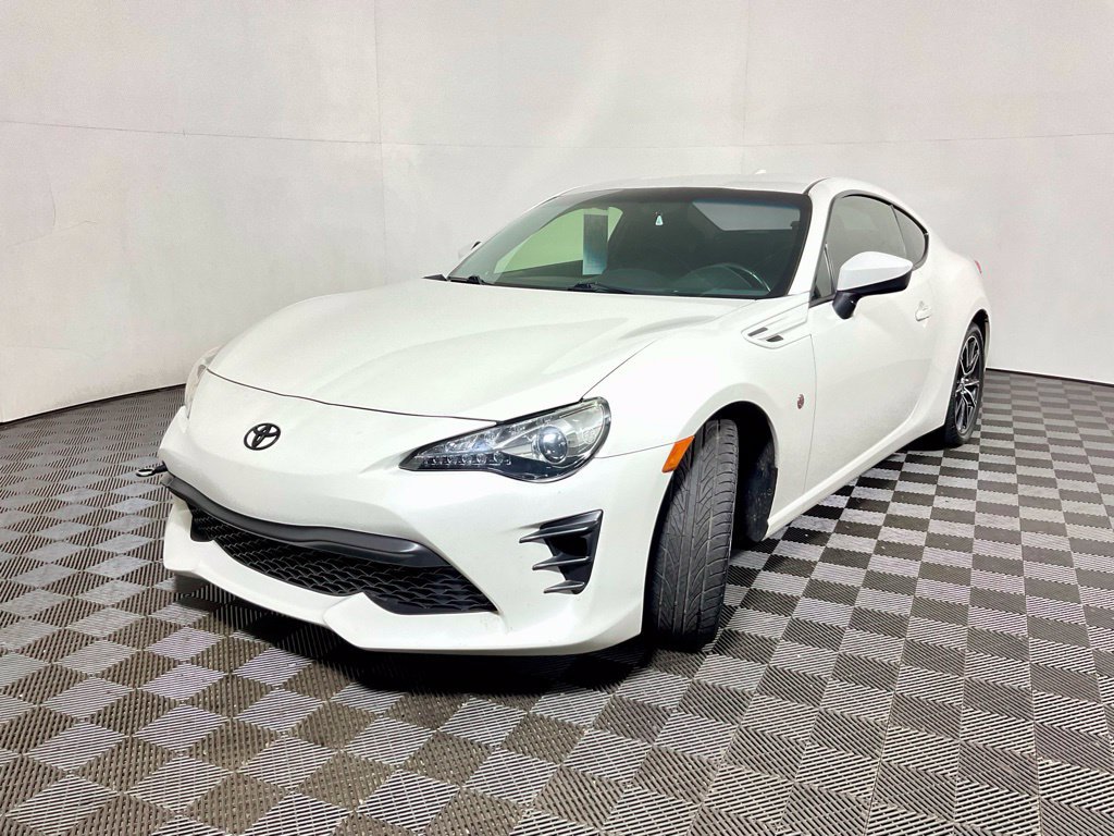 Used 2017 Toyota 86 RWD image 2
