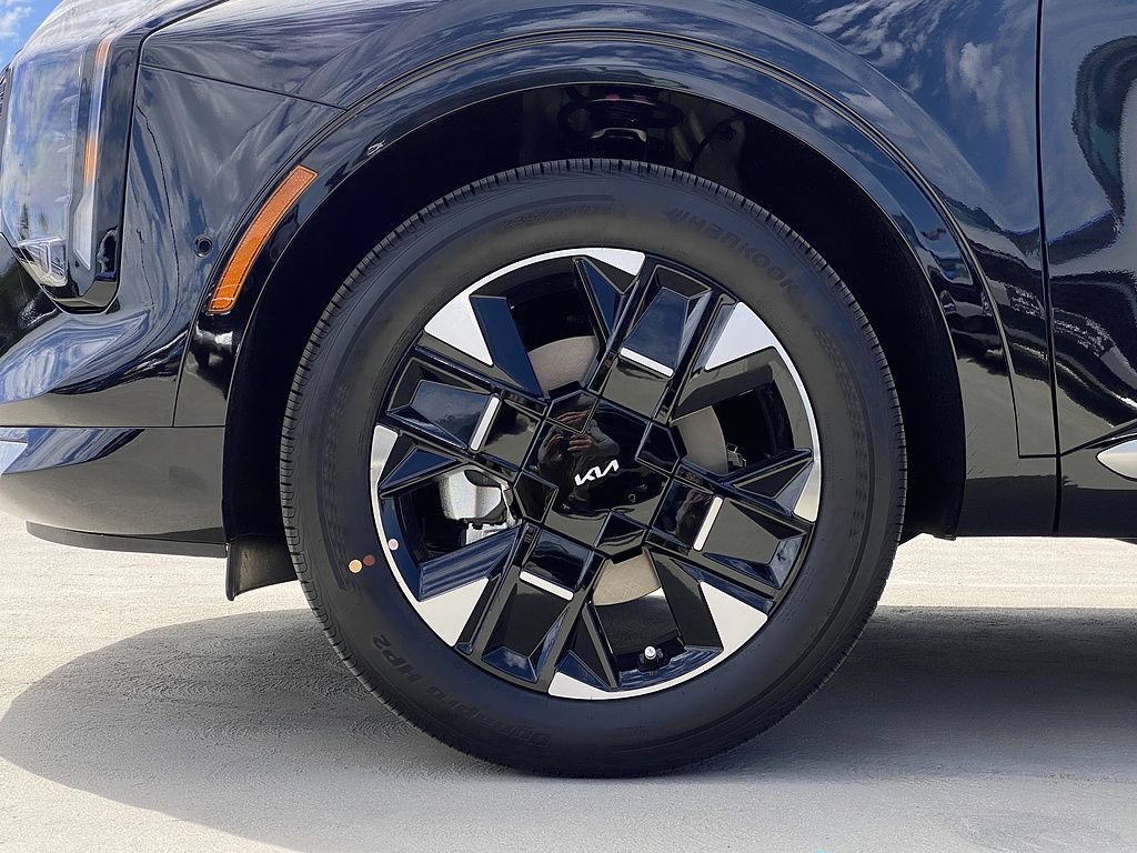 New 2026 Kia Sportage EX FWD image 11