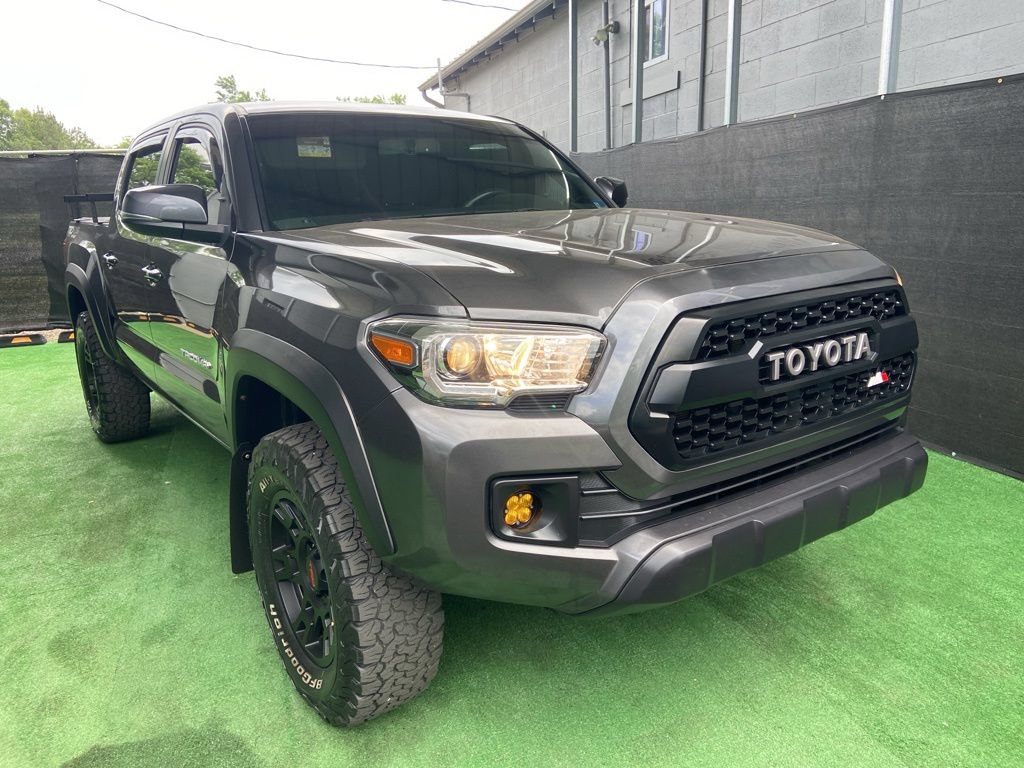 Used 2017 Toyota Tacoma TRD Off-Road w/ Tow Package (A/T)