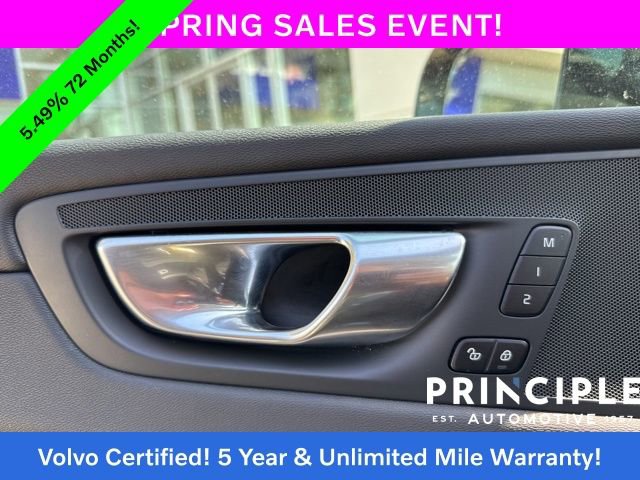 Certified 2025 Volvo XC60 B5 Core image 26