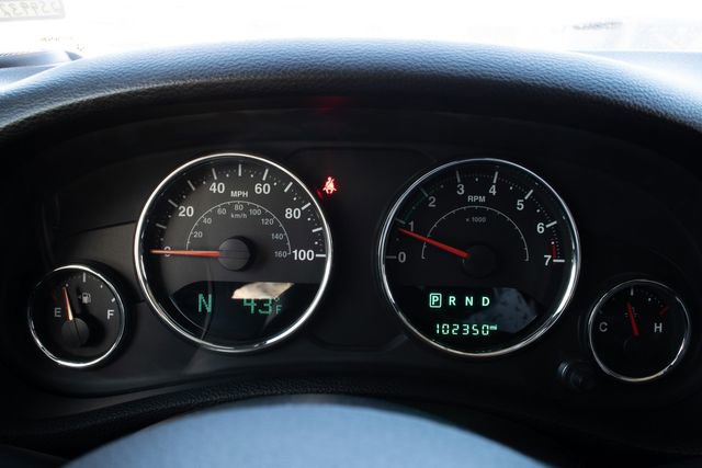 Used 2017 Jeep Wrangler Unlimited Sahara w/ Connectivity Group image 31