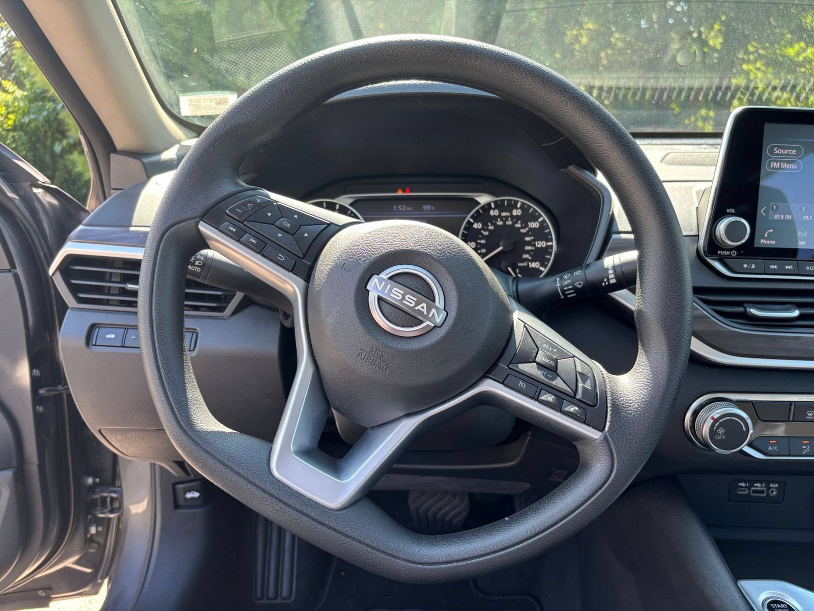 Used 2025 Nissan Altima 2.5 SV FWD image 33