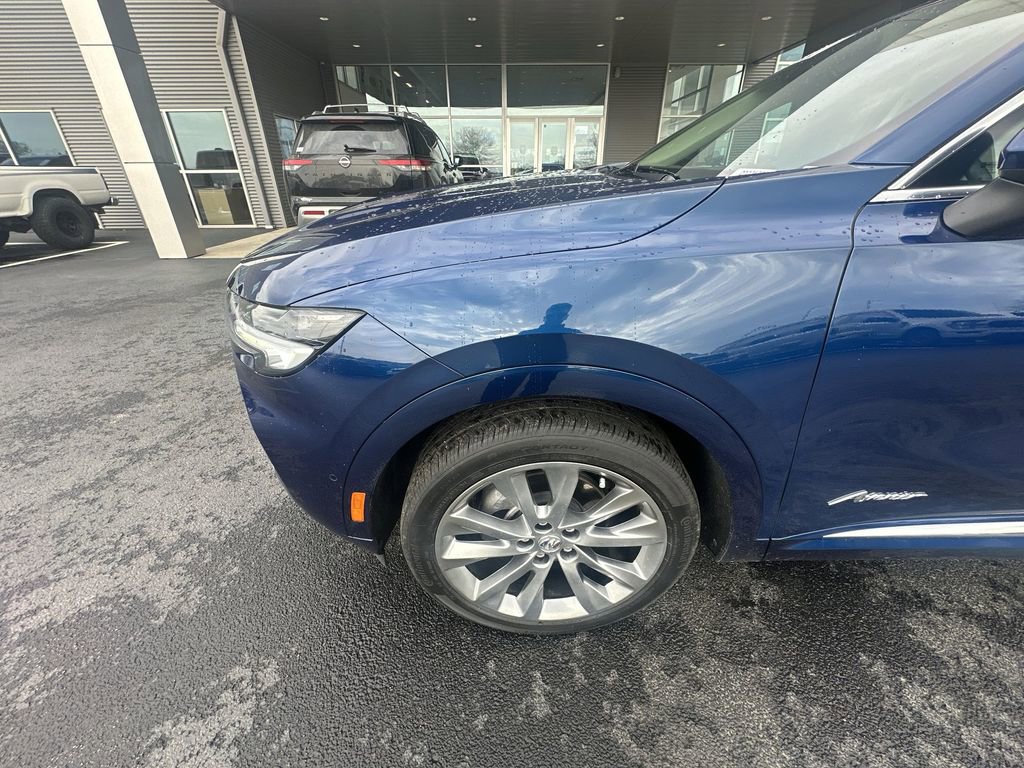 Used 2023 Buick Envision Avenir image 16