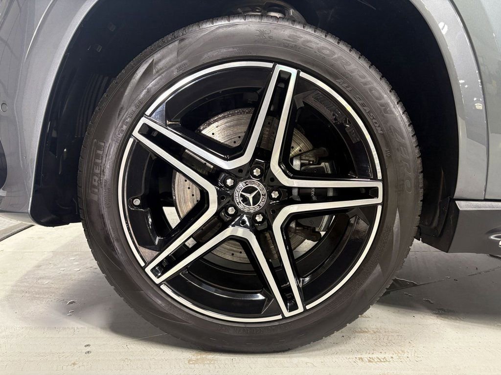 Used 2024 Mercedes-Benz GLS 450 4MATIC image 38