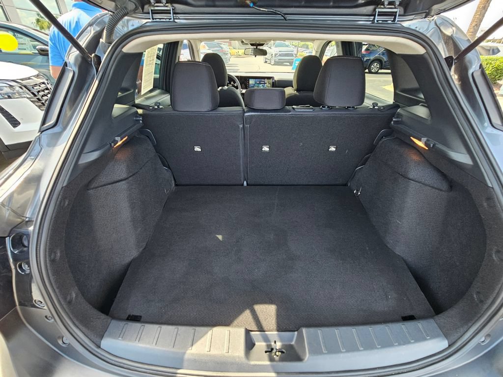 Certified 2025 Nissan Kicks SV w/ SV Premium Package AWD/4WD image 12