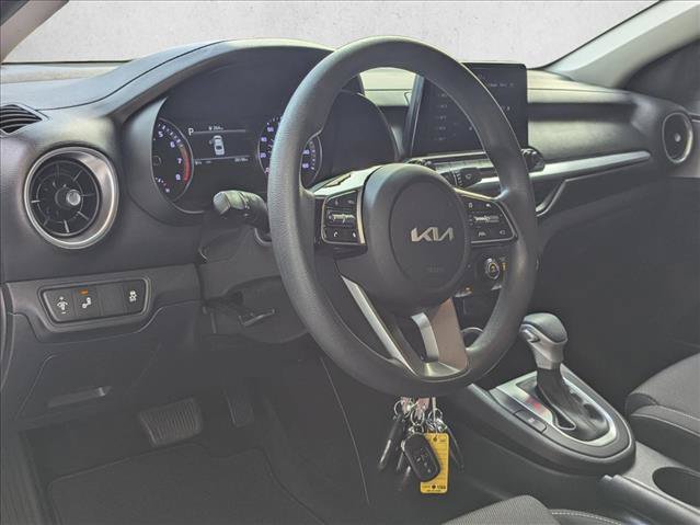 Used 2022 Kia Forte LXS w/ LXS Technology Package FWD image 3