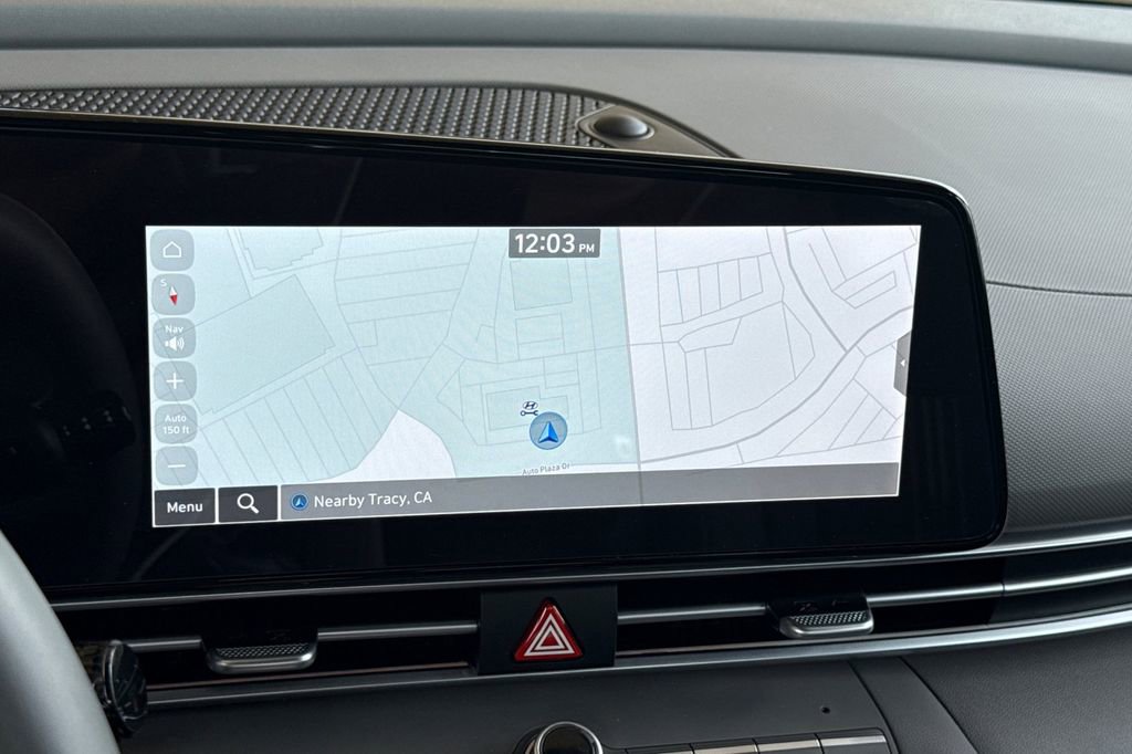 Used 2025 Hyundai Elantra SEL image 16