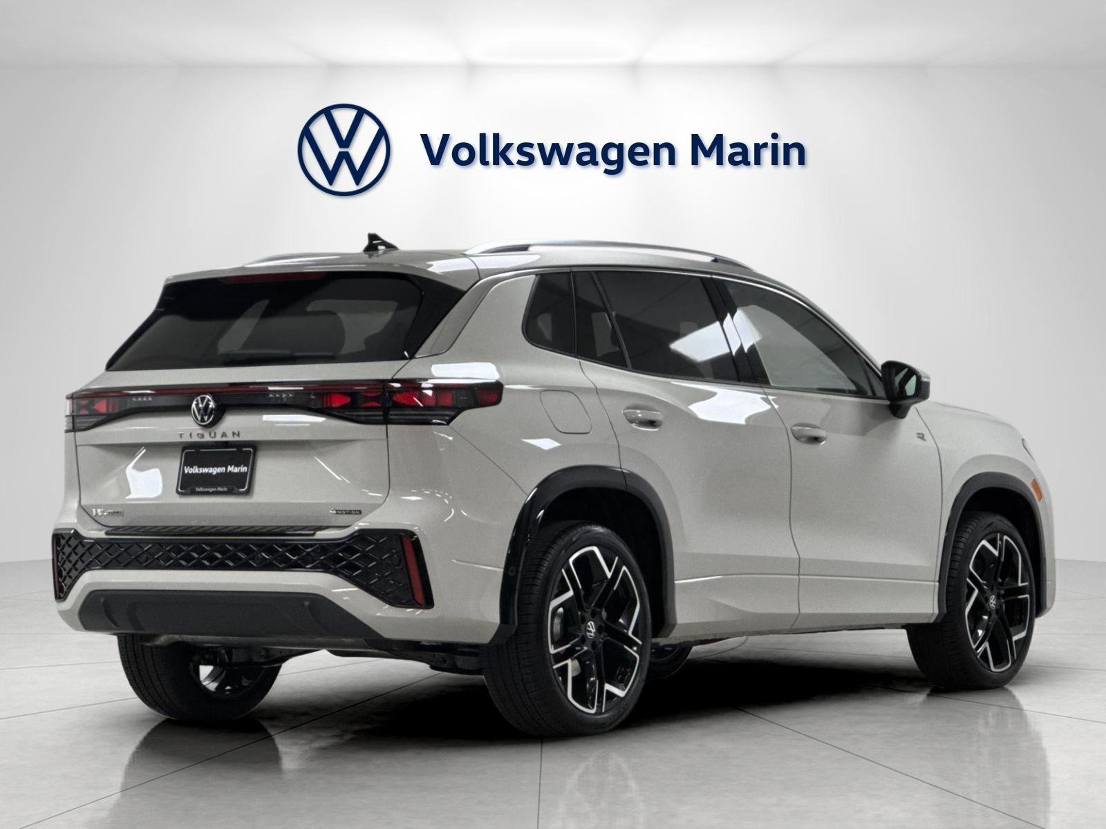 New 2026 Volkswagen Tiguan SEL R-Line AWD/4WD image 5