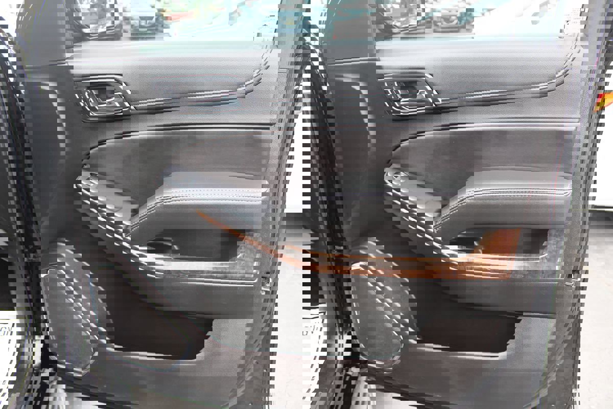 Used 2018 Chevrolet Tahoe LT AWD/4WD image 21