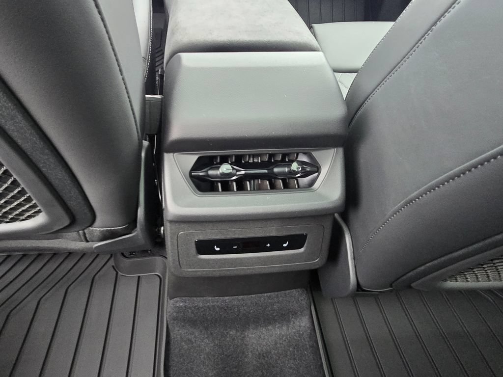 New 2027 Audi SQ6 e-tron Premium Plus AWD/4WD image 25